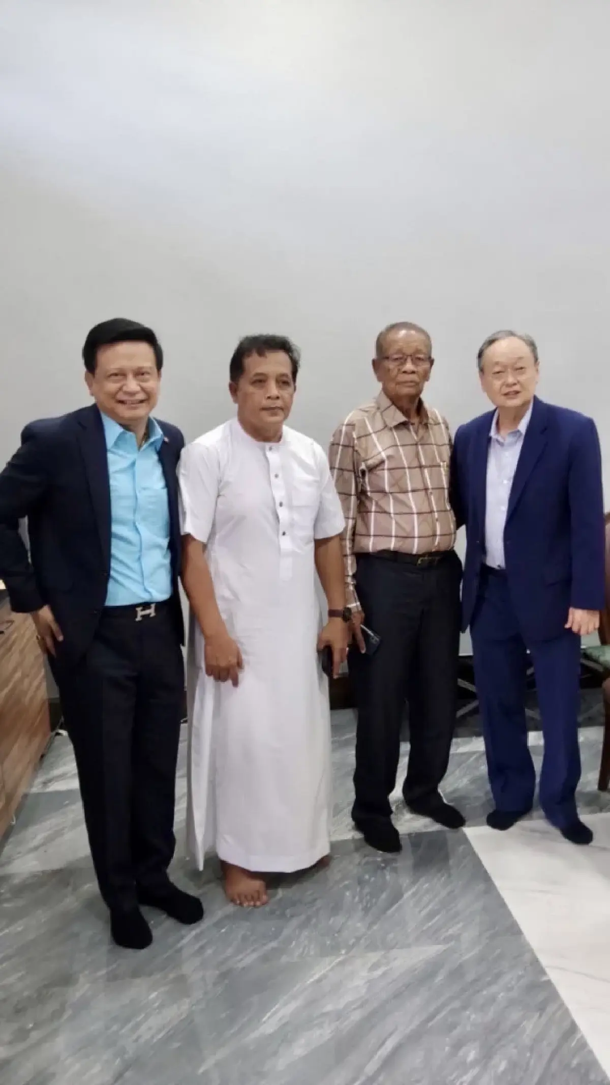 “สนธิรัตน์”ย้ำสัมพันธ์” สร้างอนาคตไทย-บ้านใหญ่นราธิวาส”เหนียวแน่น