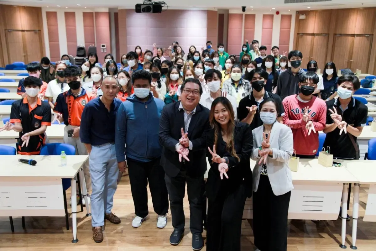 "ชพก."  บุกหัวเมืองอีสาน พบ "นศ." ปลุกไปใช้สิทธิเลือกตั้ง กำหนดอนาคตตัวเอง