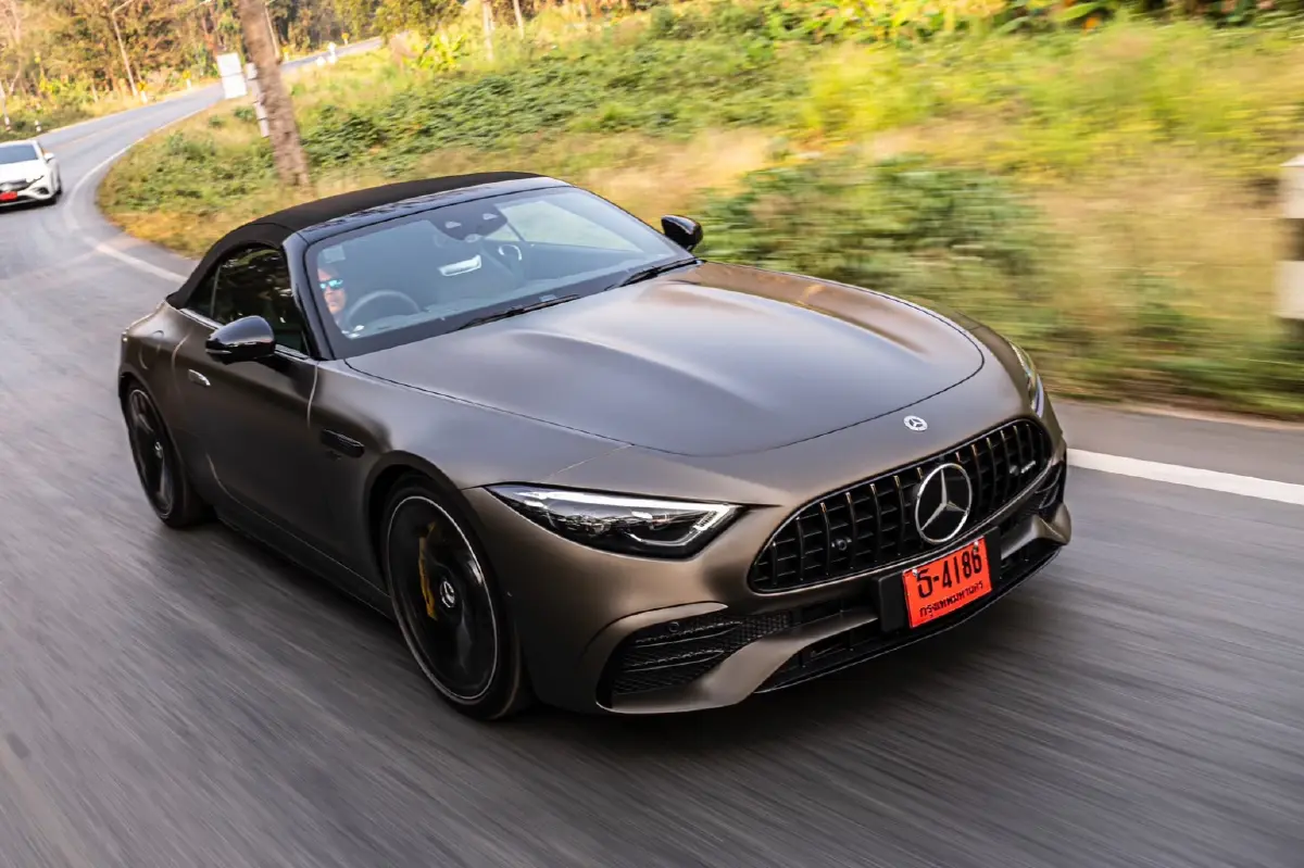 ลองขับ Mercedes-AMG SL43 จัดจ้าน ซุกซน คืนความหนุ่ม เติมความพรีเมียม