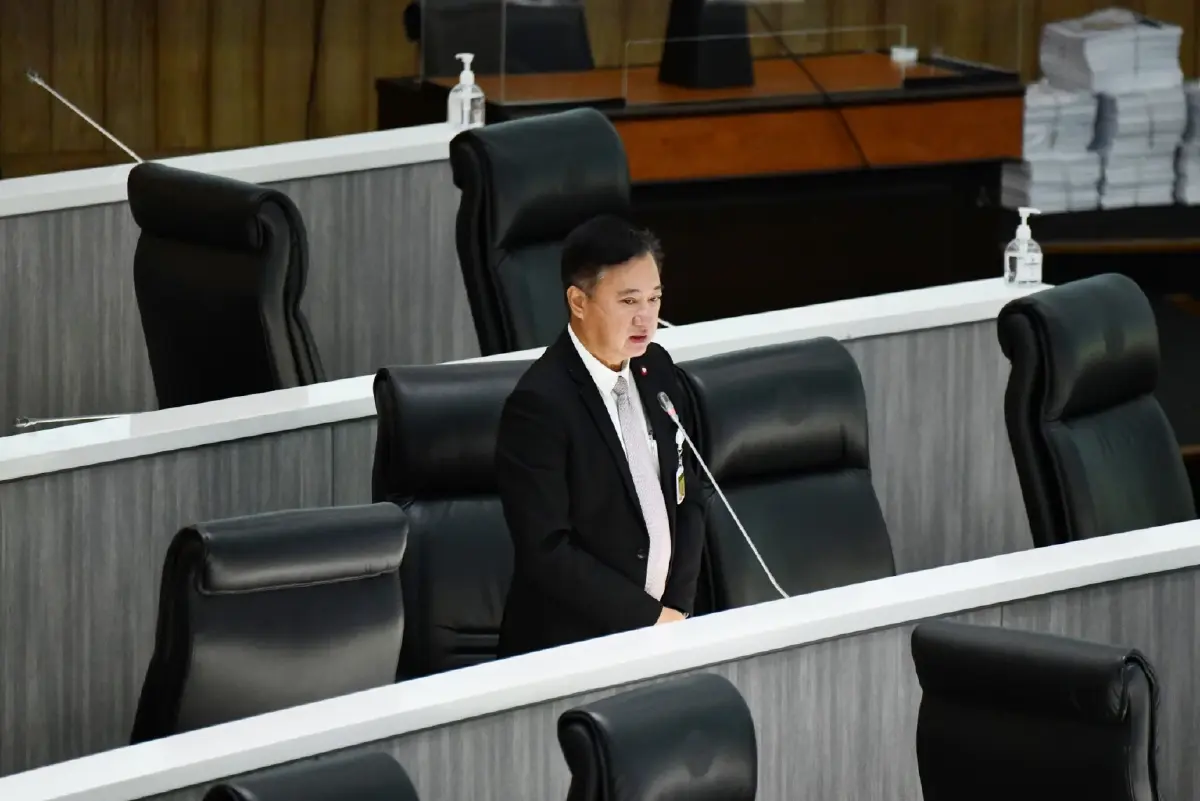 จับตา "ส.ว." โหวตสวน "สภาฯ" ญัตติทำประชามติโละรธน. หลัง กมธ.ทำรายงานคัดค้าน