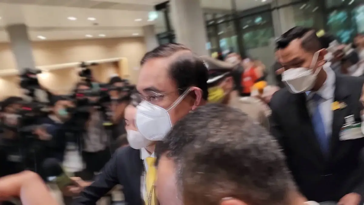"ประยุทธ์" ร่วมประชุมสภาฯ โยนสมาชิกตอบเกมล้มอภิปราย
