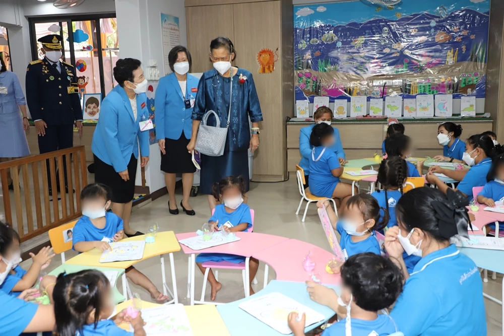กรมสมเด็จพระเทพฯ ทรงเปิดอาคารบ้านศรีนครินทร์ มูลนิธิเด็กอ่อนในสลัมฯ