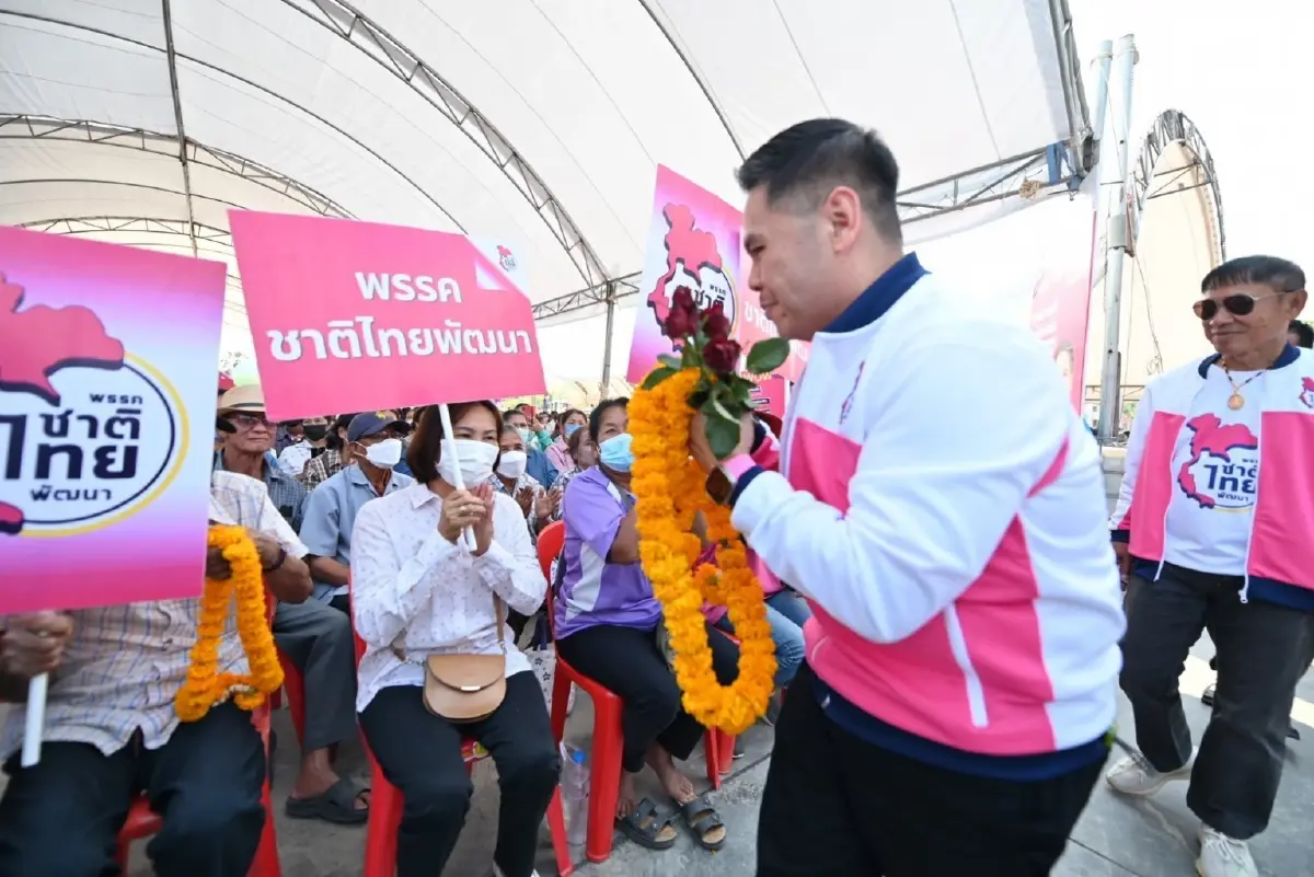 "วราวุธ" ปราศรัยอ้อนคนหนองหญ้าไซ จ.สุพรรณ เลือกนั่งนายกฯคนที่ 30