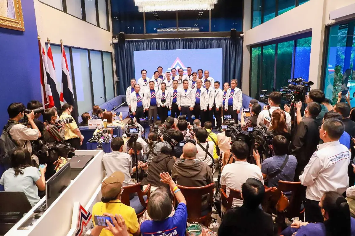 "ประยุทธ์"สวมเสื้อว่าที่ผู้สมัคร รทสช. มั่นใจได้ ส.ส.พอสมควร