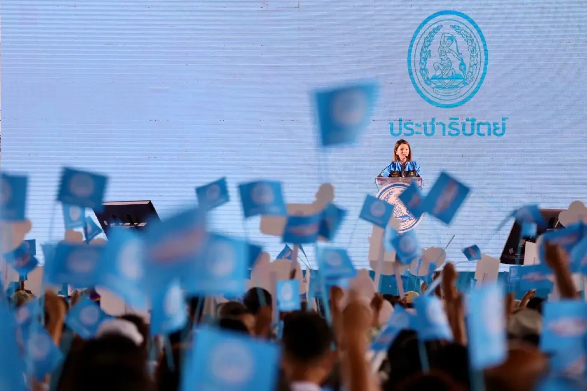 "มาดามเดียร์" อ้อนชาวพัทลุง ให้โอกาสคนรุ่นใหม่เข้ามาทำงาน