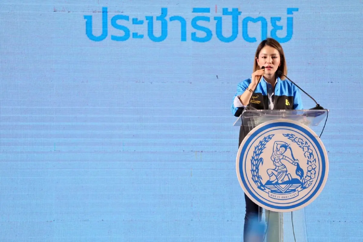 "มาดามเดียร์" อ้อนชาวพัทลุง ให้โอกาสคนรุ่นใหม่เข้ามาทำงาน