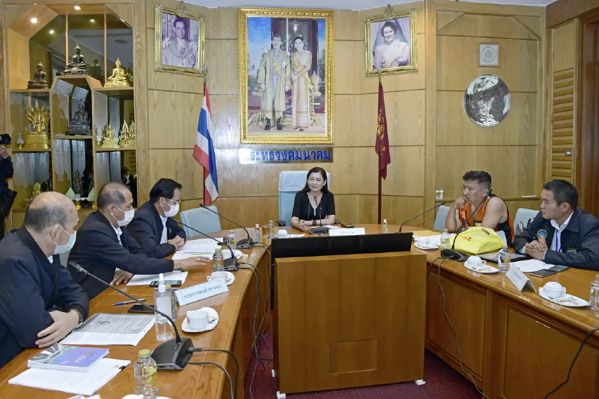 วินจักรยานยนต์ - แท็กซี่ บุก 'คมนาคม' ร้องสอบบริการขนส่งผ่านแอปฯ