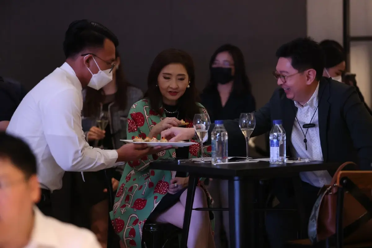 ยูโอบี รังสรรค์กิจกรรมชิมไวน์รสเลิศสำหรับลูกค้ากลุ่มมั่งคั่ง