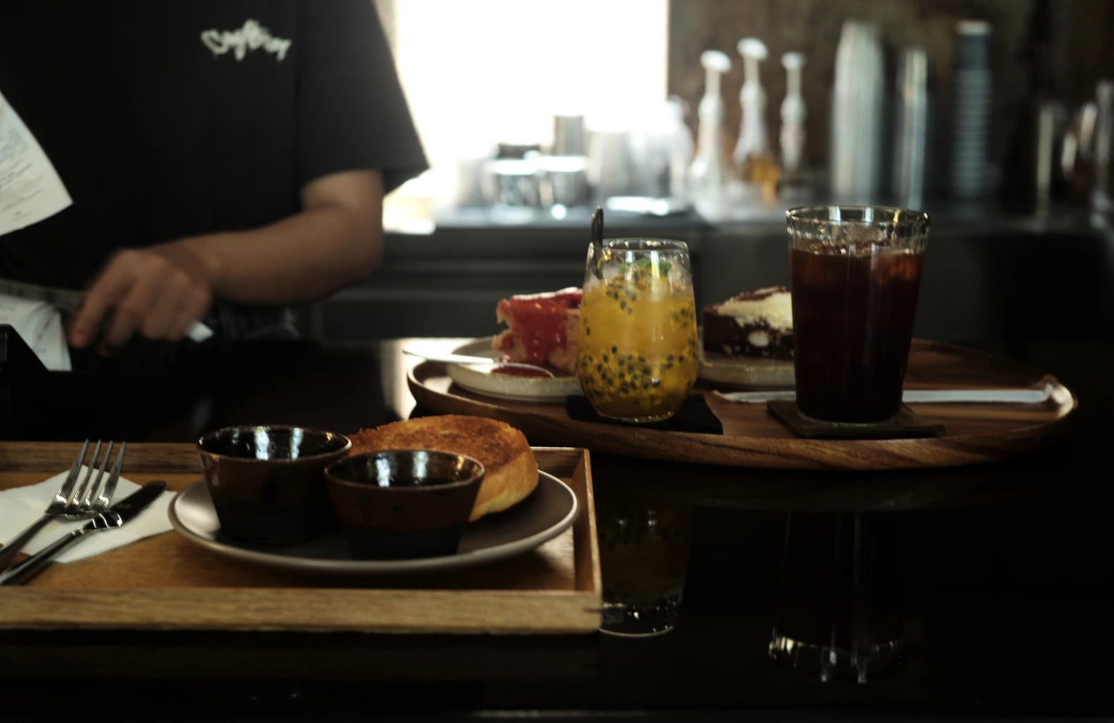 บ้านใหม่ Craftsman Roastery  เปลี่ยนโรงกลึงให้เป็นร้านกาแฟ