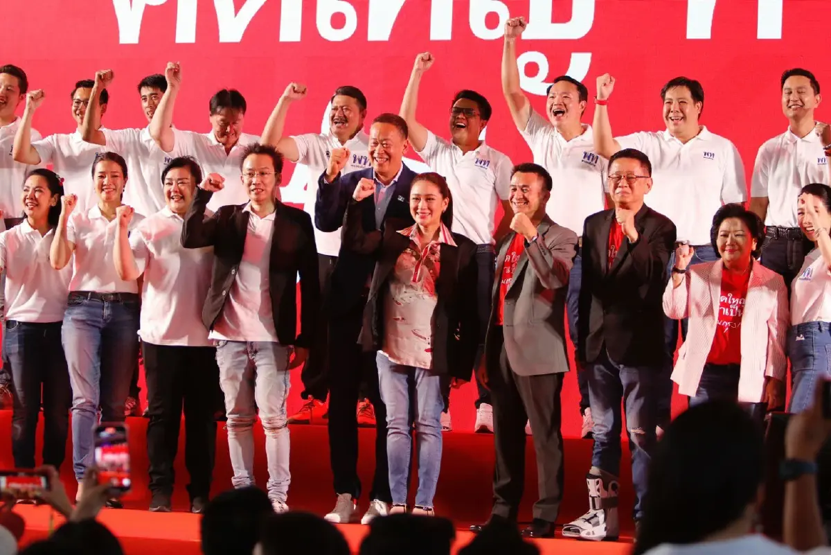 ‘เพื่อไทย’เปิดว่าที่ผู้สมัครส.ส. กทม.33เขต-'เด็กสุริยะ"ชิงเขตบางแค