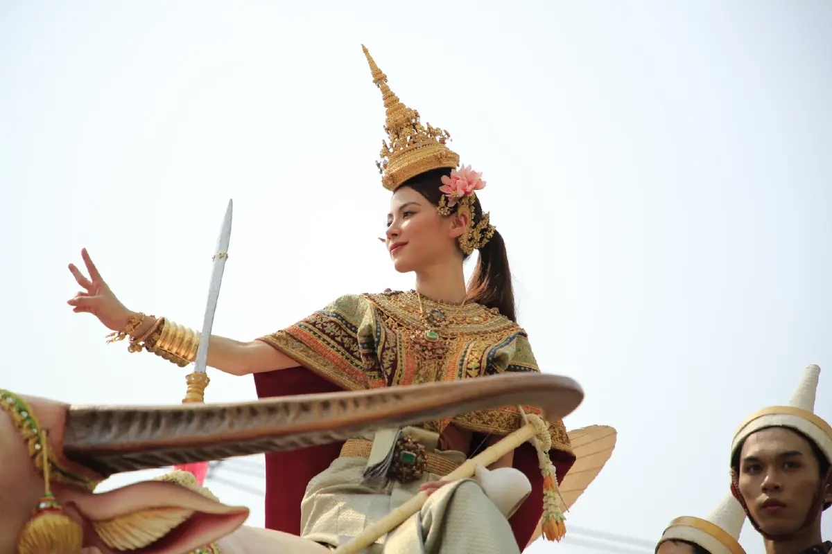 'เย็นทั่วหล้า มหาสงกรานต์' จัดเต็ม! คนเที่ยวแน่น ซอยจุฬาฯ 5 สัมผัสเสน่ห์ไทย