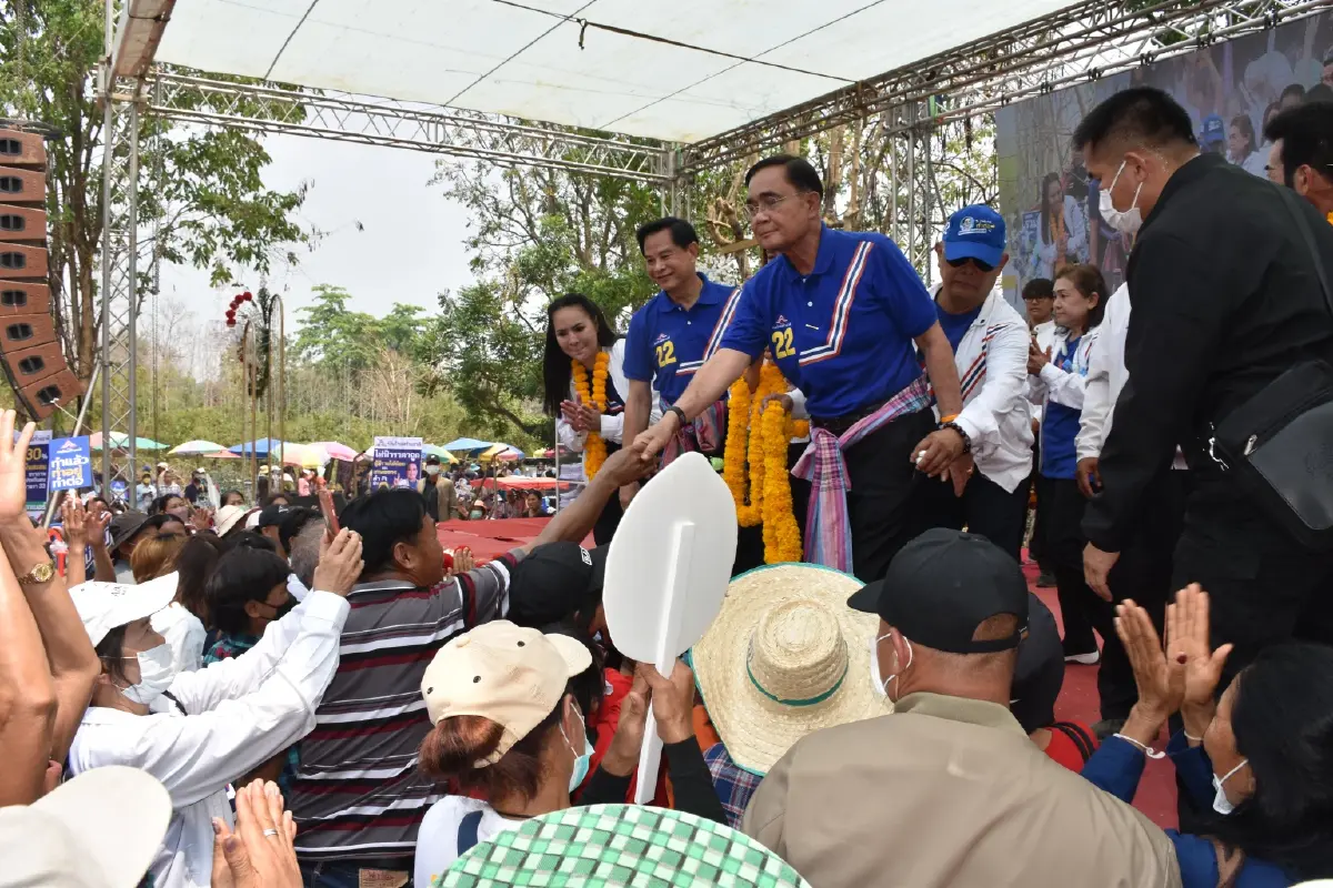 "ประยุทธ์"อ้อนคนอุตรดิตถ์ ขอคะแนนรทสช.-ผู้สมัคร3เขต โชว์ผลงาน3ปี
