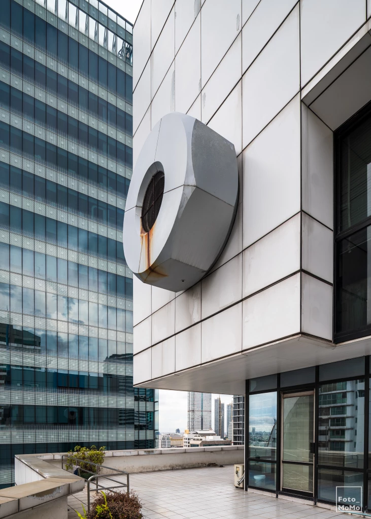 ปิดฉาก 'ตึกหุ่นยนต์' กับวิบากกรรม 'สถาปัตยกรรมโมเดิร์น' ที่มักไม่ได้ไปต่อ!