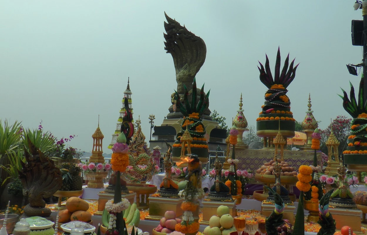 เริ่มแล้ว 'มหาสงกรานต์นครพนม' พร้อมแจก เลขเด็ด พิธีบวงสรวงพญาศรีสัตตนาคราช