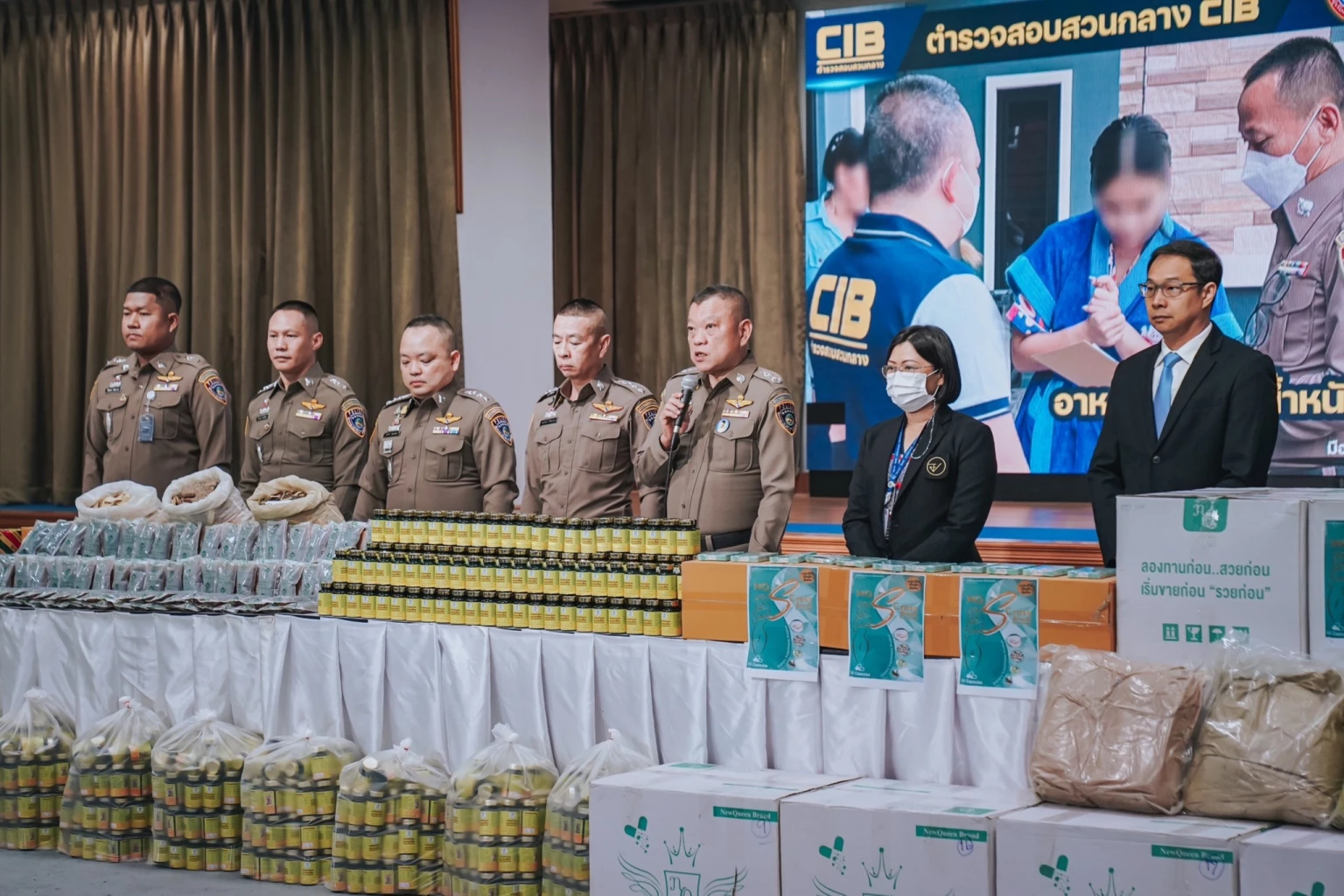 บุกโรงงาน ทลายเครือข่ายผลิตอาหารเสริม ผสมไซบูทรามีน โพส