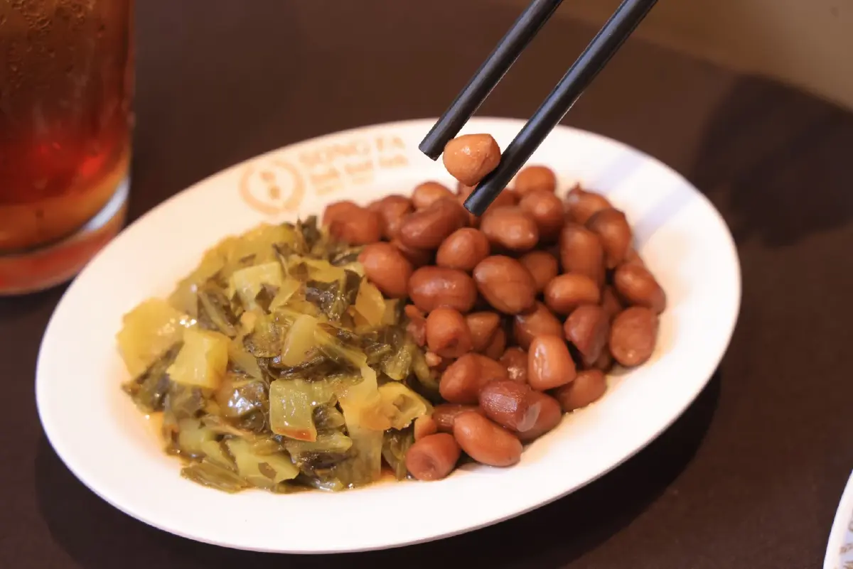 ‘ซงฟา’ ‘บักกุ๊ดเต๋’ จากสิงคโปร์ เปิดเมนูใหม่เสิร์ฟในหม้อดินกับโปรเด็ด