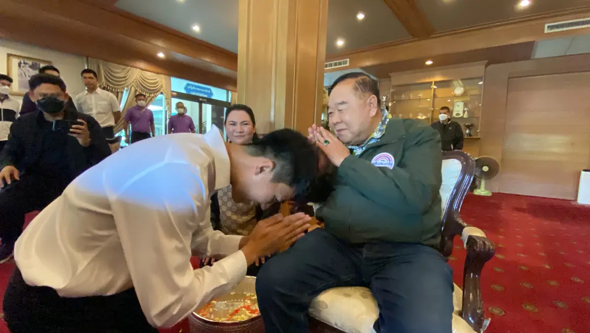'บิ๊กป้อม'จับเข่าคุยตัวแทนเยาวชนรับฟังความเห็นก้าวความขัดแย้ง