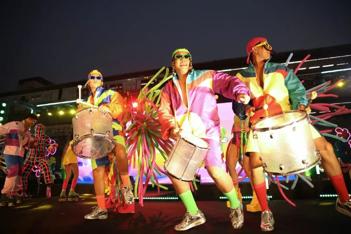 สงกรานต์ 2566 คลื่นมหาชนร่วมฉลองสยามพารากอนล้นหลาม