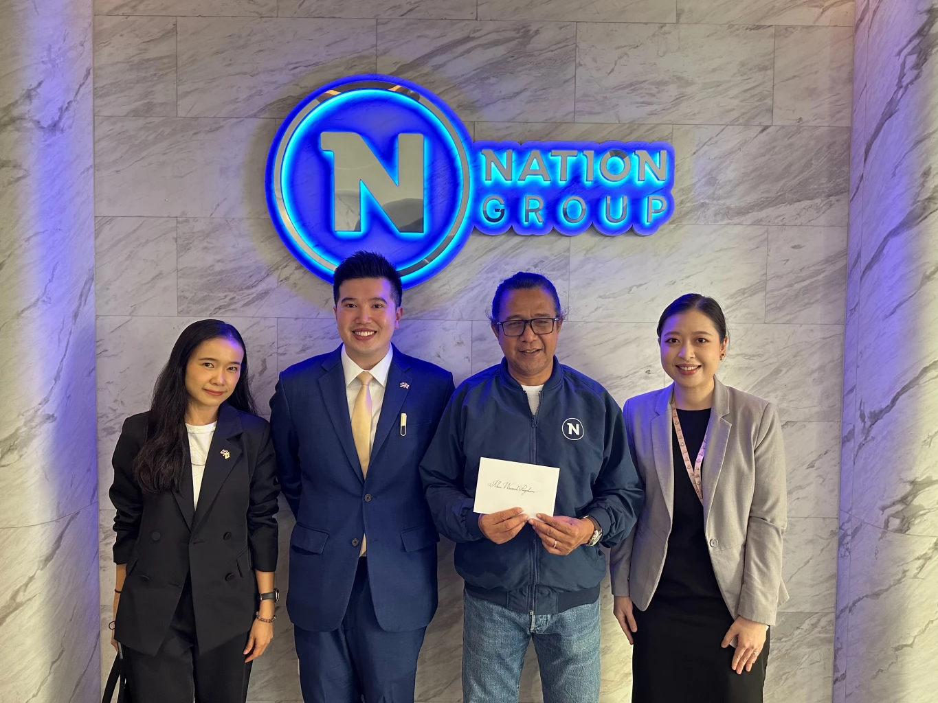 สถานทูตสหราชอาณาจักรพบผู้บริหารเนชั่น เชิญร่วมงานเลี้ยงราชาภิเษก