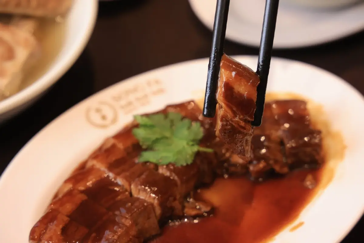 ‘ซงฟา’ ‘บักกุ๊ดเต๋’ จากสิงคโปร์ เปิดเมนูใหม่เสิร์ฟในหม้อดินกับโปรเด็ด