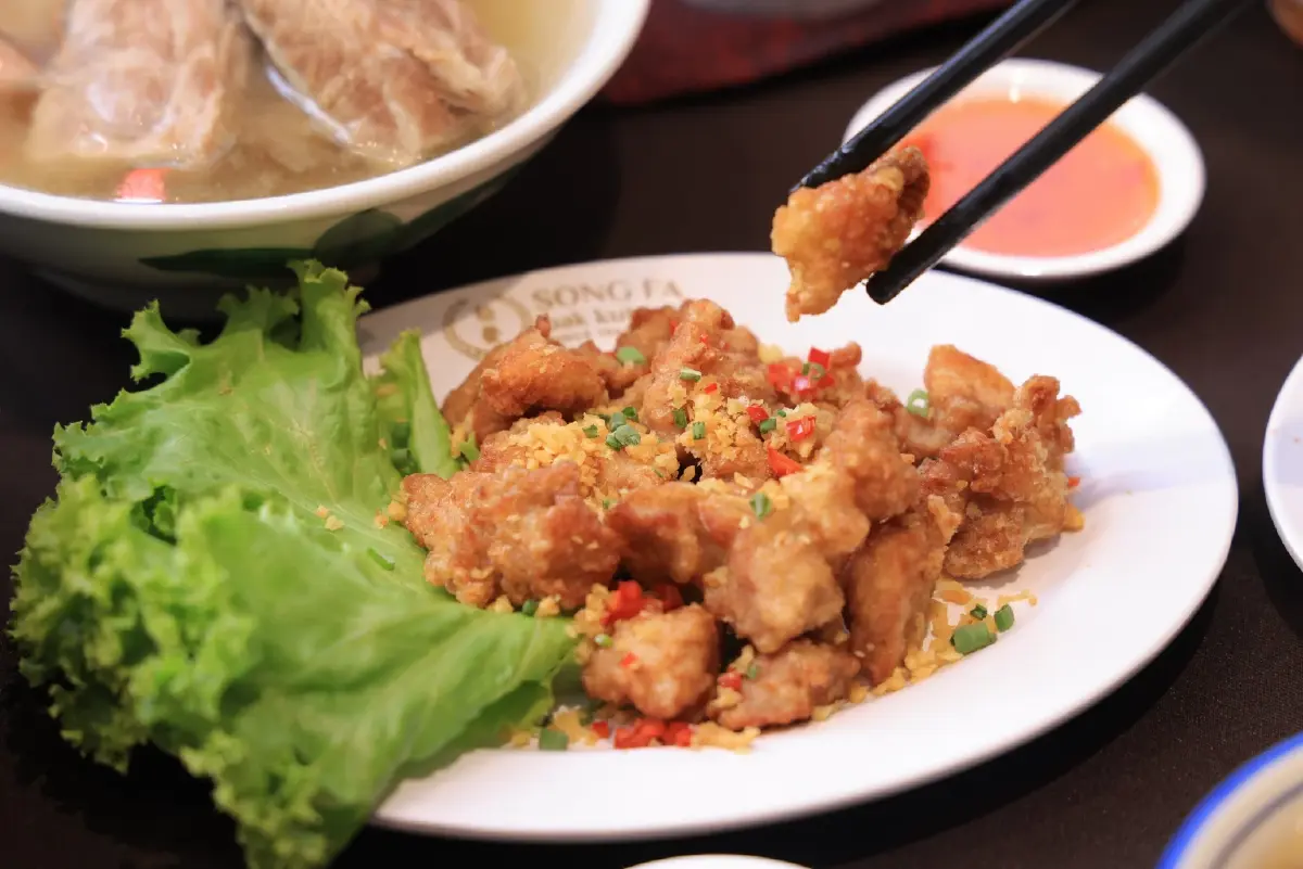 ‘ซงฟา’ ‘บักกุ๊ดเต๋’ จากสิงคโปร์ เปิดเมนูใหม่เสิร์ฟในหม้อดินกับโปรเด็ด