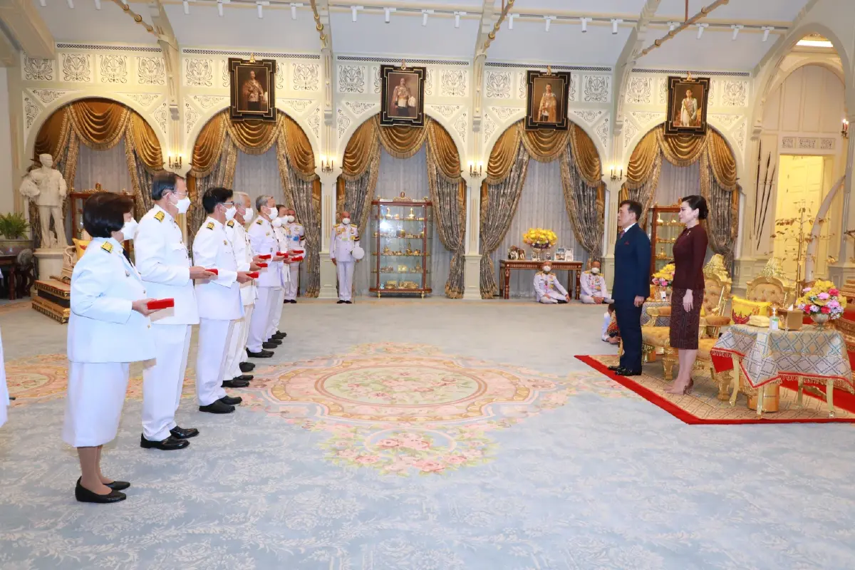 ในหลวง พระราชทานเหรียญดุษฎีมาลา เข็มศิลปวิทยาแก่ผู้ทรงคุณวุฒิในทางศิลปวิทยา ประจำปี 2565