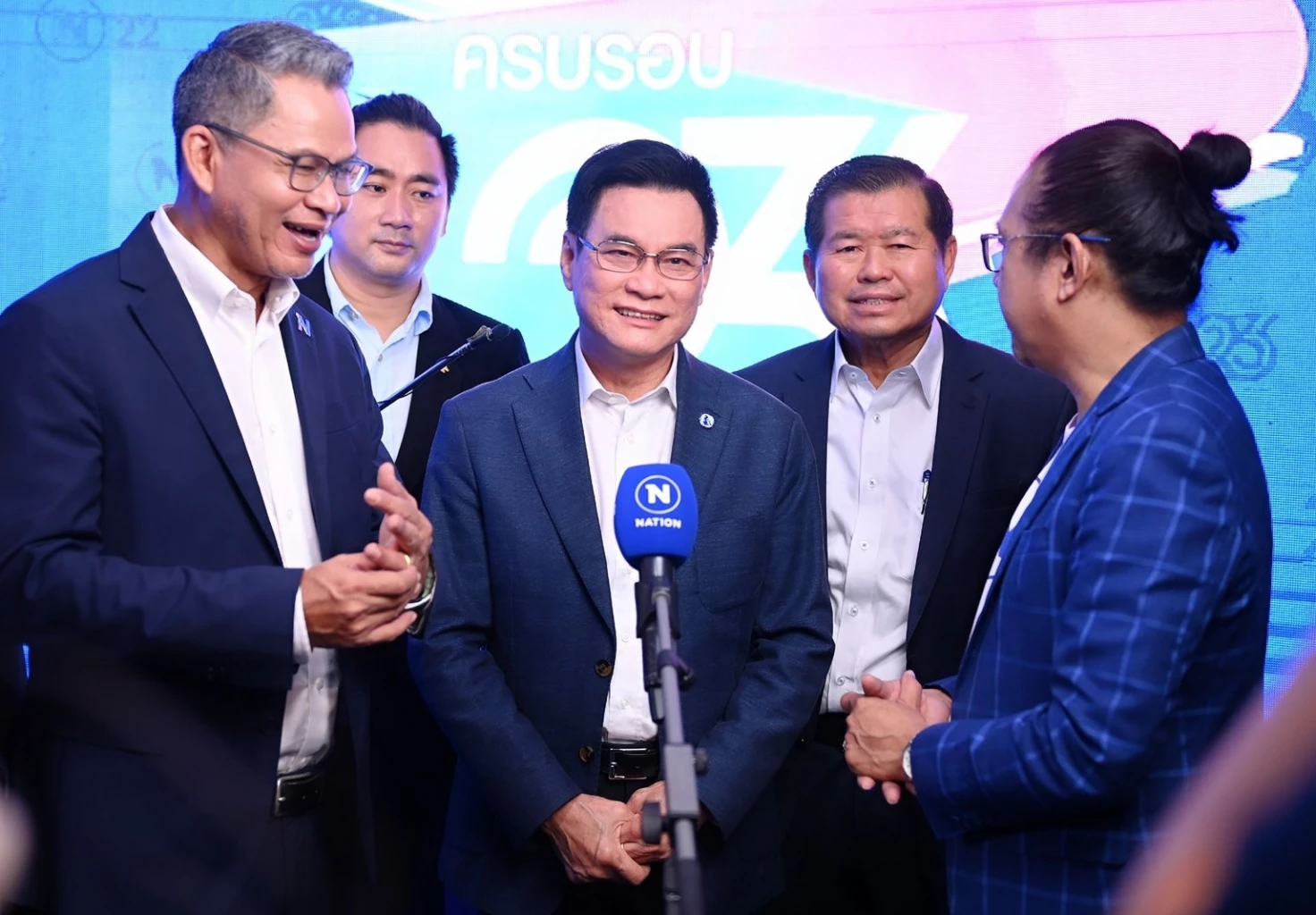 "ดีเอ็นเอสีฟ้า" ฝ่าการเมืองดิสรัป  จับตา"กลุ่มอำนาจใหม่"ผู้คุมเกม