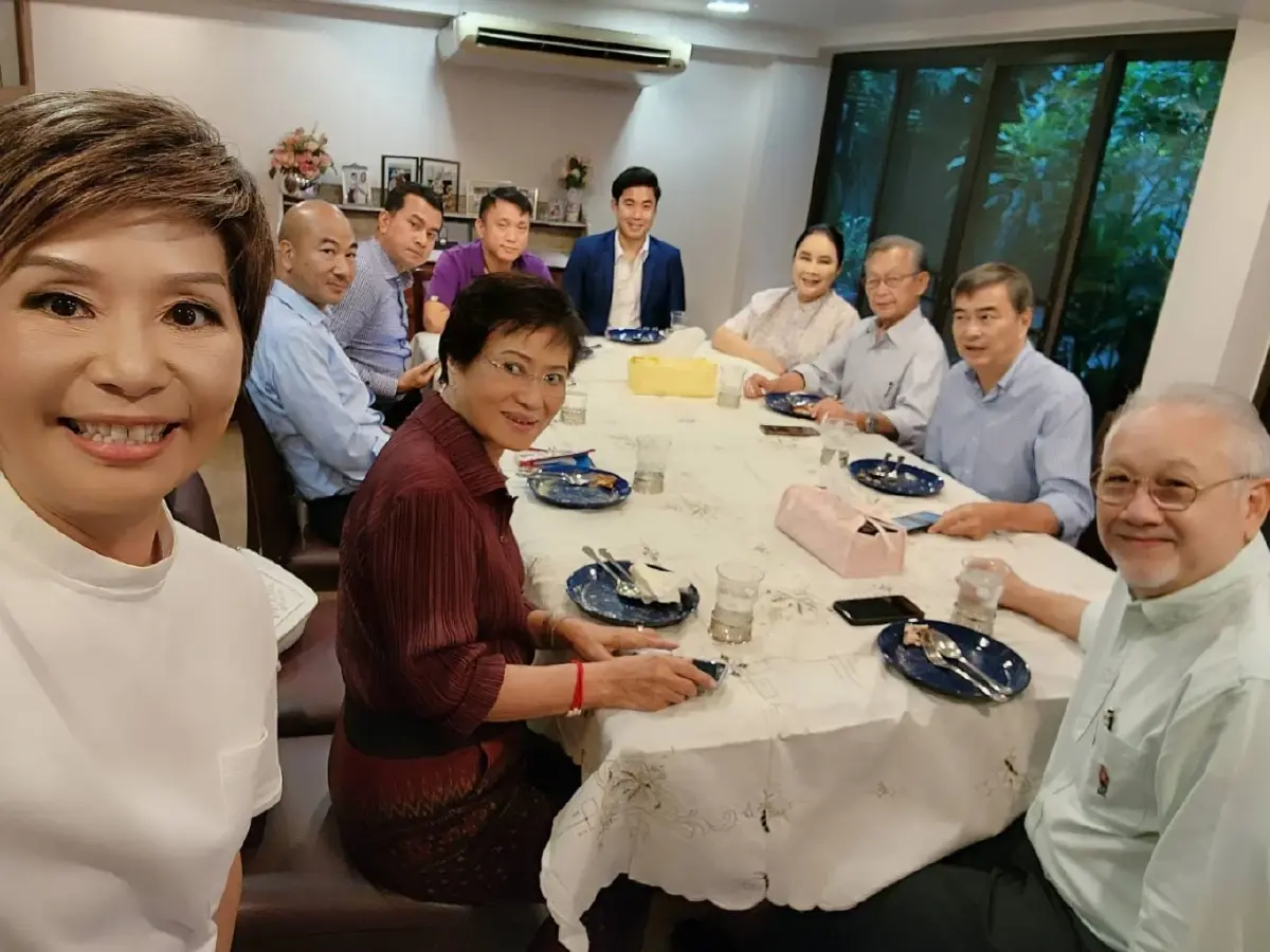 "ศิริโชค" โพสต์ร่วมเฟรม "บิ๊กเนมปชป."  จับตาเฟ้น "หัวหน้า-กก.บห." ชุดใหม่