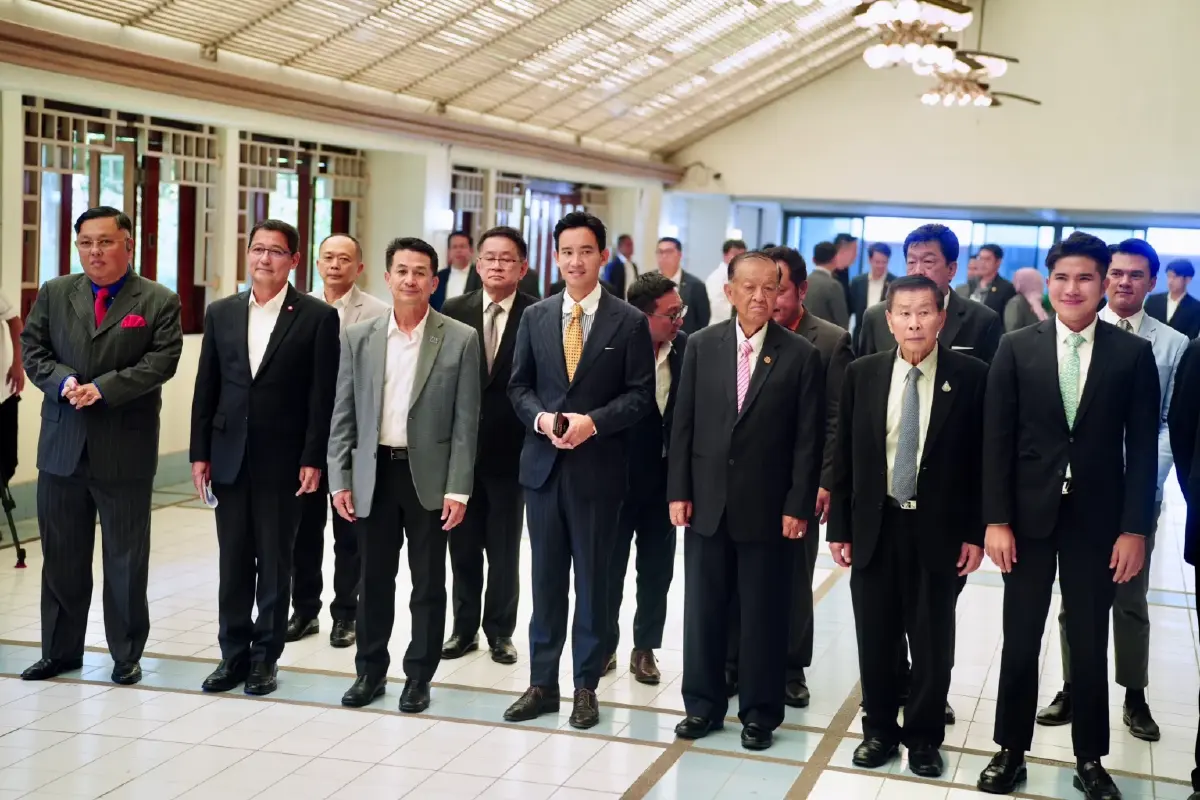 ‘พิธา’ปัดตอบใครอยู่เบื้องหลังคืนชีพไอทีวี-แจงโอนหุ้นลดความเสี่ยง