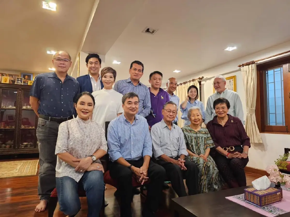 "ศิริโชค" โพสต์ร่วมเฟรม "บิ๊กเนมปชป."  จับตาเฟ้น "หัวหน้า-กก.บห." ชุดใหม่