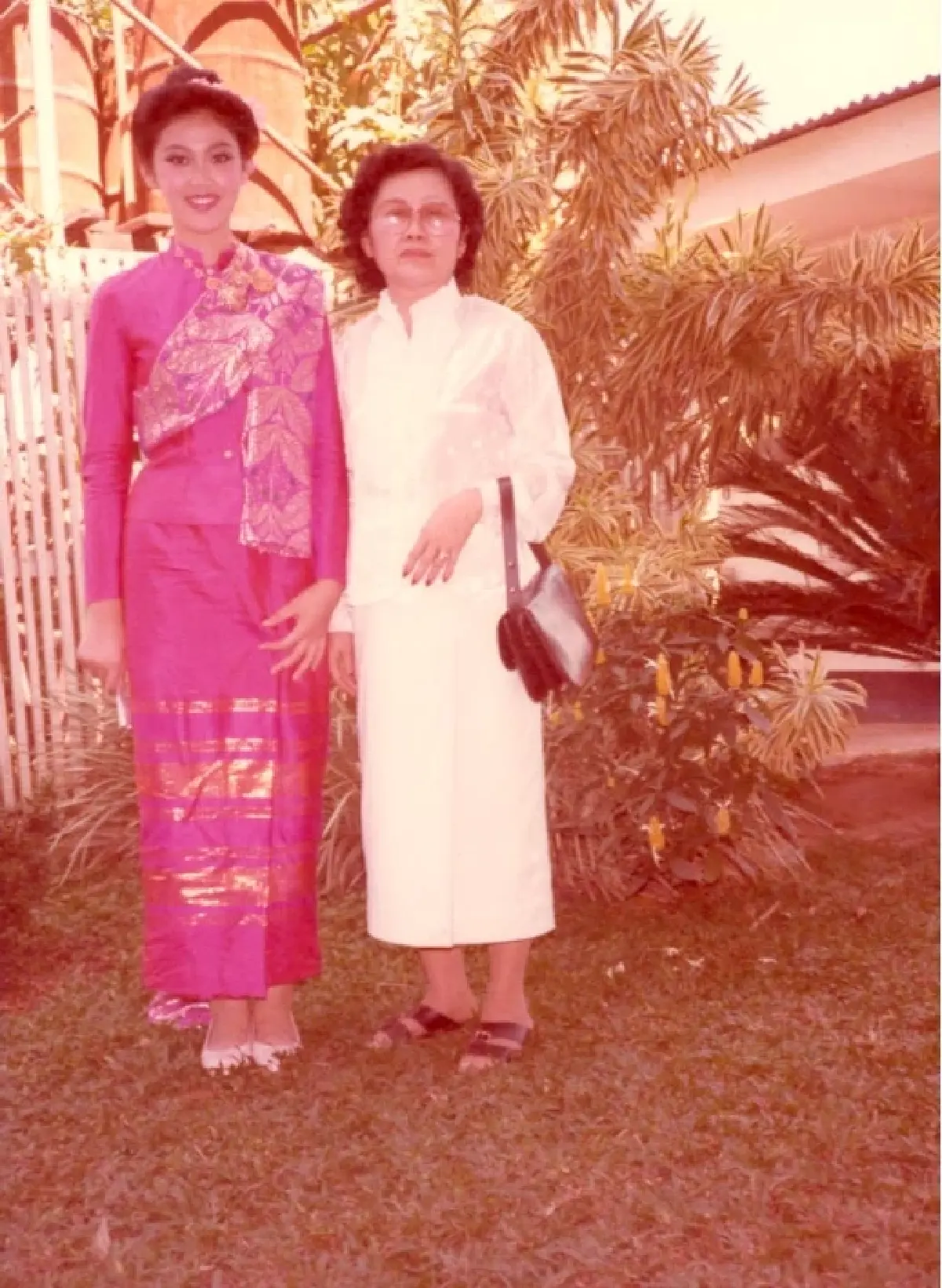 ‘ลูกไปป์’นำทีมคนใกล้ชิดทำบุญวันเกิด‘ยิ่งลักษณ์’เจ้าตัวโพสต์6ความทรงจำ