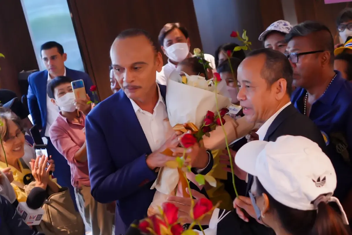 "ชาดา" ย้ำภท.ค้าน "รัฐบาลเสียงข้างน้อย" ชี้จับมือพท.ต้องไม่มีก้าวไกล