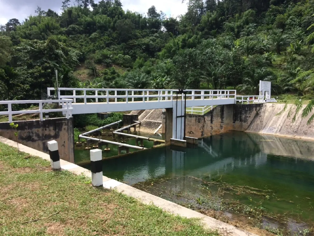 เดินหน้าพัฒนา ต้นน้ำ กลางน้ำ ปลายน้ำ โครงการฝายคลองลิพังอันเนื่องมาจากพระราชดำริ