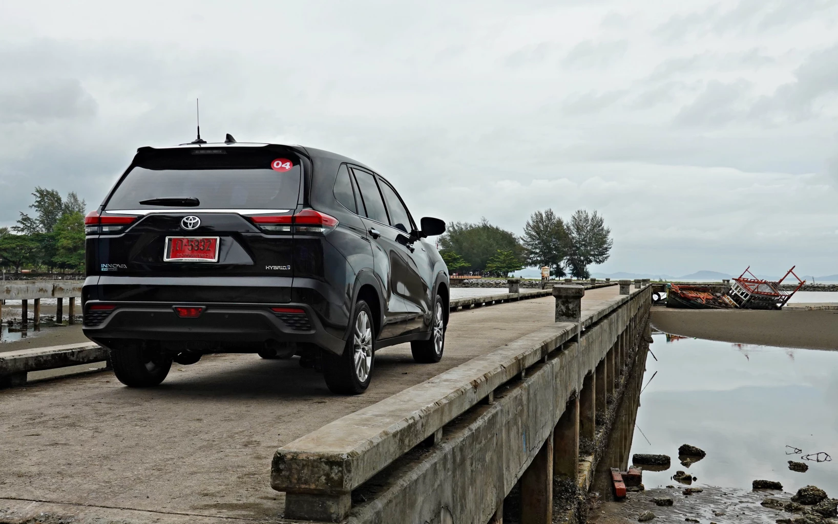 ลองขับ โตโยต้า Innova Zenix ตอบโจทย์ผู้ขับ ผู้โดยสาร แต่รูปร่าง ขออีกนิด