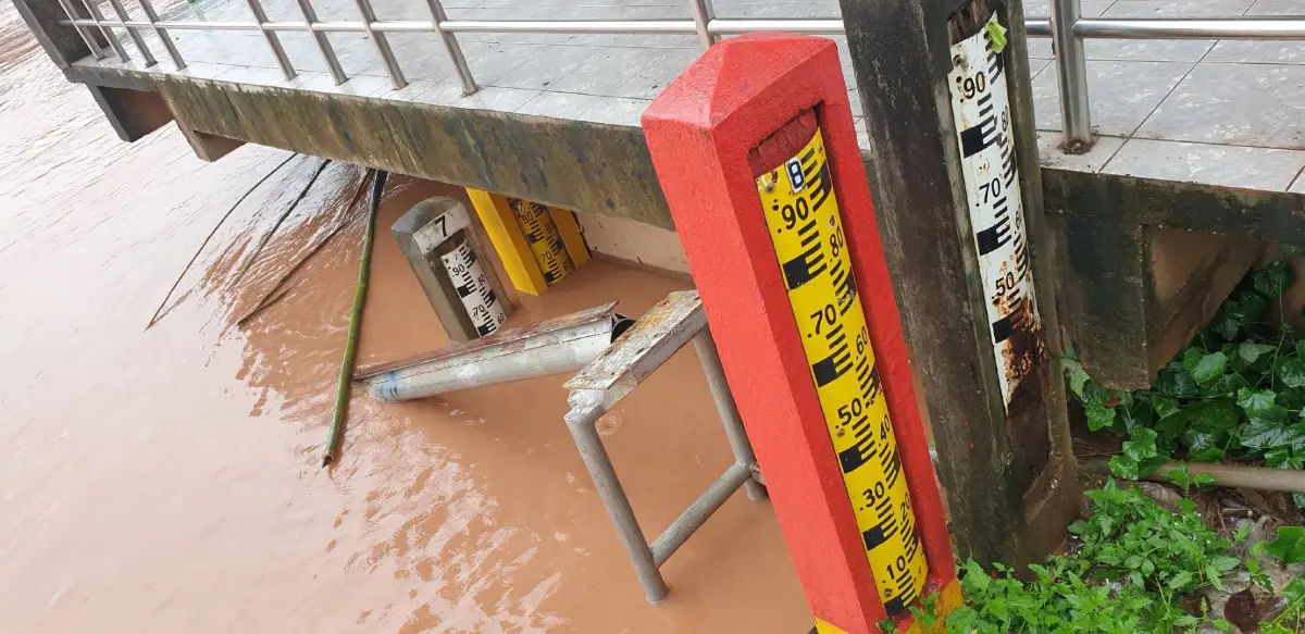 ผู้ว่าฯ น่าน ลุยสำรวจพื้นที่น้ำหลากเข้าท่วม อำเภอท่าวังผา