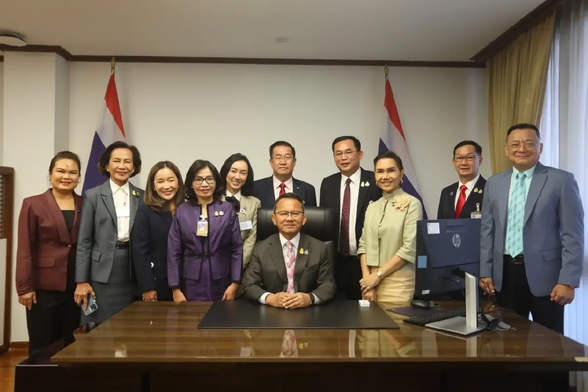 “3รมต.-สส.” ร่วมยินดี “สมศักดิ์” ลั่น อยู่ไหนก็ทำงานช่วย ปชช. ได้ ไร้ขัดแย้ง