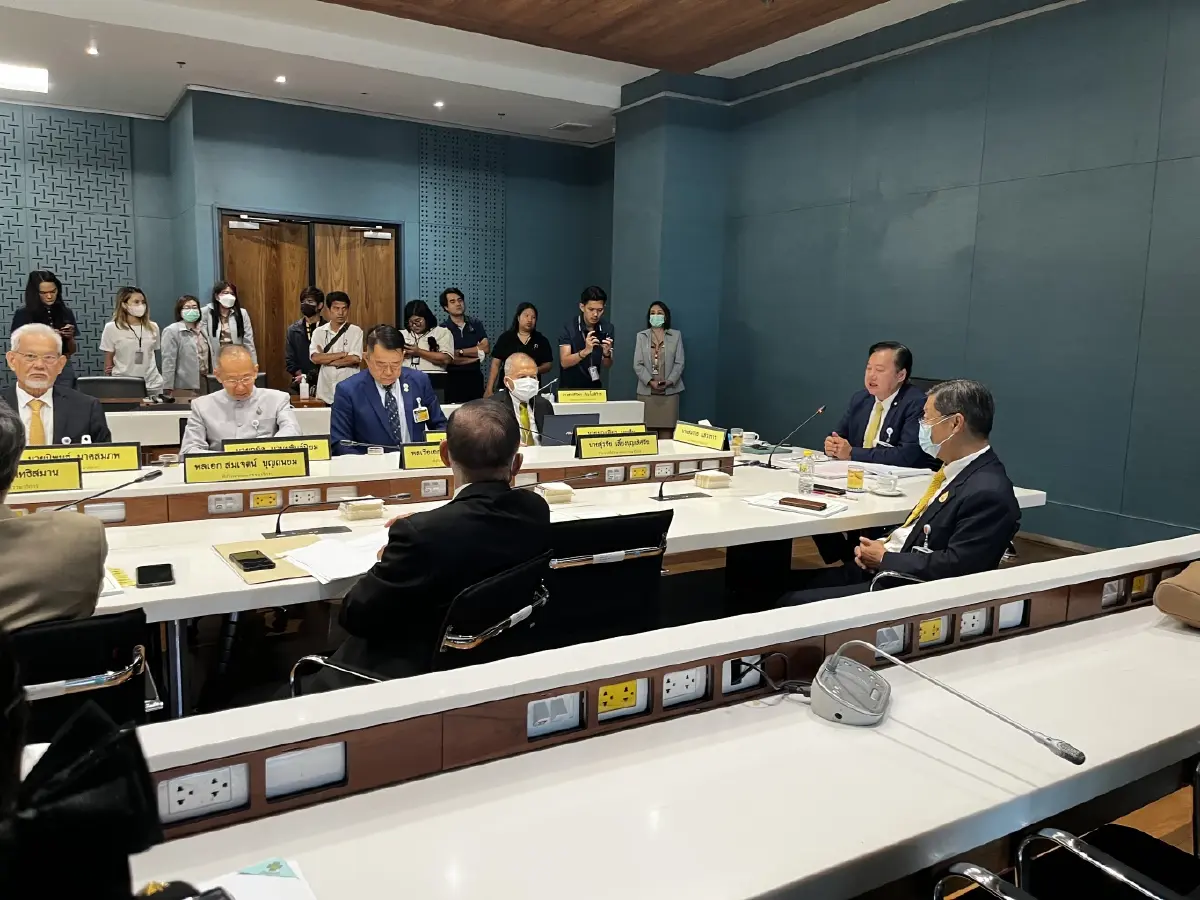 'ตำรวจ-ราชทัณฑ์' ตบเท้าชี้แจง 'กมธ.สว.' สมชายยันไม่ล้วงลูก เรื่อง 'ทักษิณ'