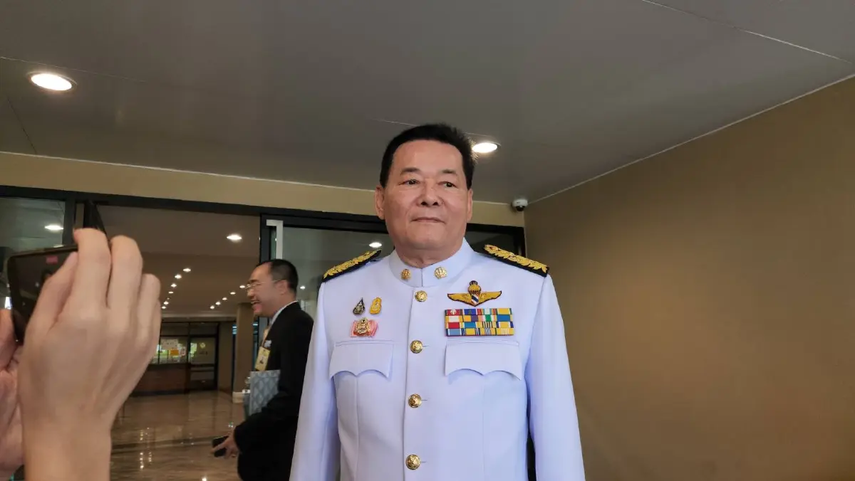 รมว.พรรคภูมิใจไทย รวมตัวถ่ายรูปติดบัตร ก่อนเดินทางถวายสัตย์ฯ