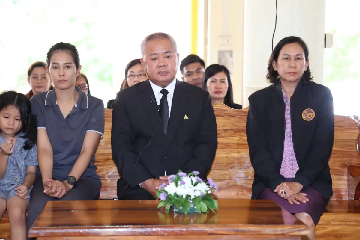 “พิพัฒน์” รมว.แรงงาน มอบ “บุญสงค์” เลขาธิการ สปส. ช่วยเหลือครอบครัววิศวกรเสียชีวิต เหตุเครนโค่นทับ