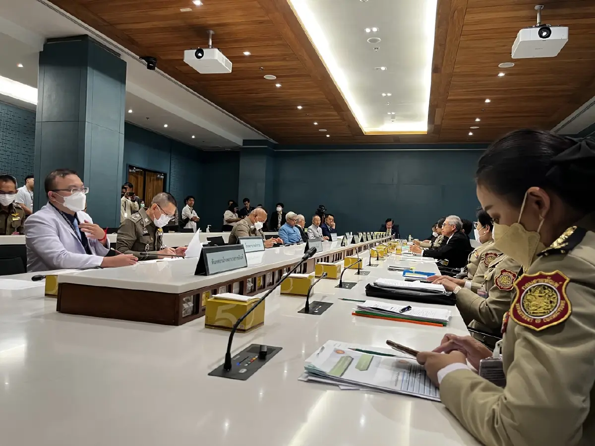 'ตำรวจ-ราชทัณฑ์' ตบเท้าชี้แจง 'กมธ.สว.' สมชายยันไม่ล้วงลูก เรื่อง 'ทักษิณ'