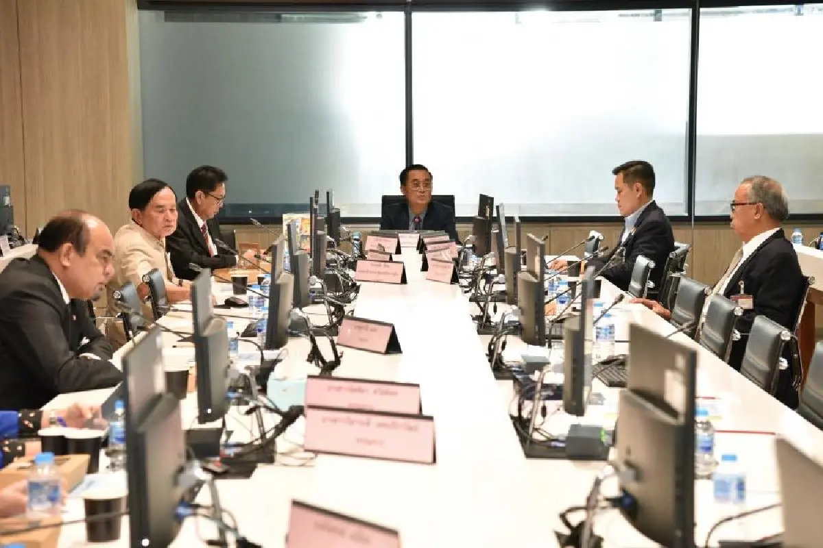 ปรับเกมสภาฯ “พท.” สู้ “ก.ก.” โกยแต้ม “รัฐบาล” รุกฆาต “ประชามติ"