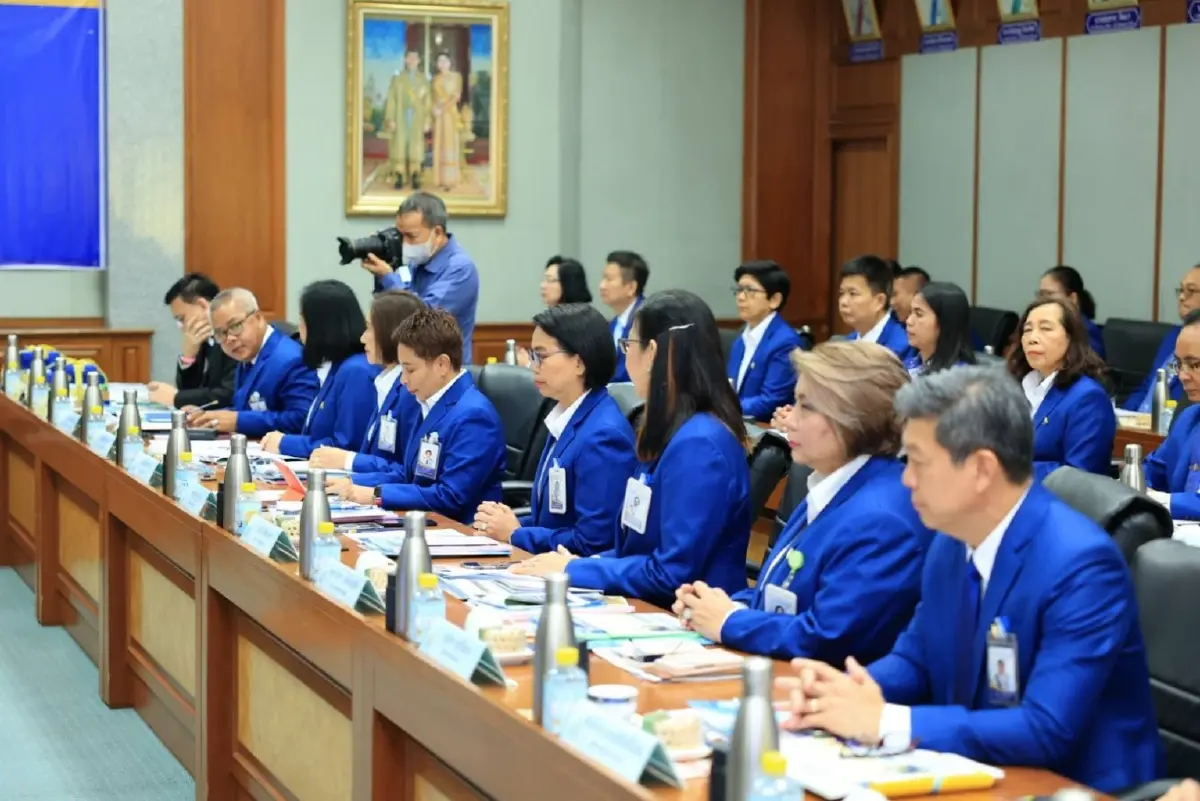 รมว.แรงงาน “พิพัฒน์” ตรวจเยี่ยม สปส. มอบนโยบาย หลักประกันทางสังคมเด่น มุ่งขับเคลื่อนเศรษฐกิจ