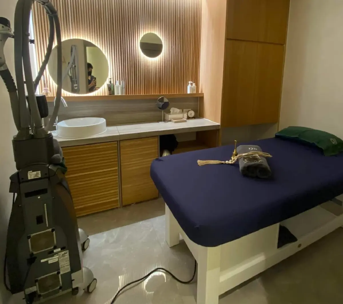 'นพ.อมรศิษฐ์ พานศิลป์' ‘สวยด้วยนวัตกรรม’ (ที่ไม่พึ่งมีดหมอ)