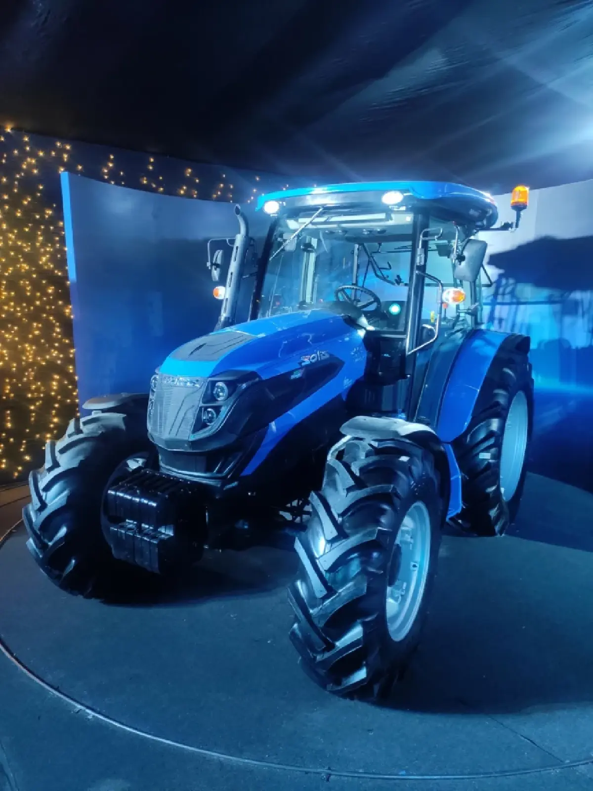 เปิดตัว'รถแทร็กเตอร์ใหม่' 5 ซีรีส์รักษ์โลก  ตั้งเป้าช่วยเกษตรกรเพิ่มผลผลิต