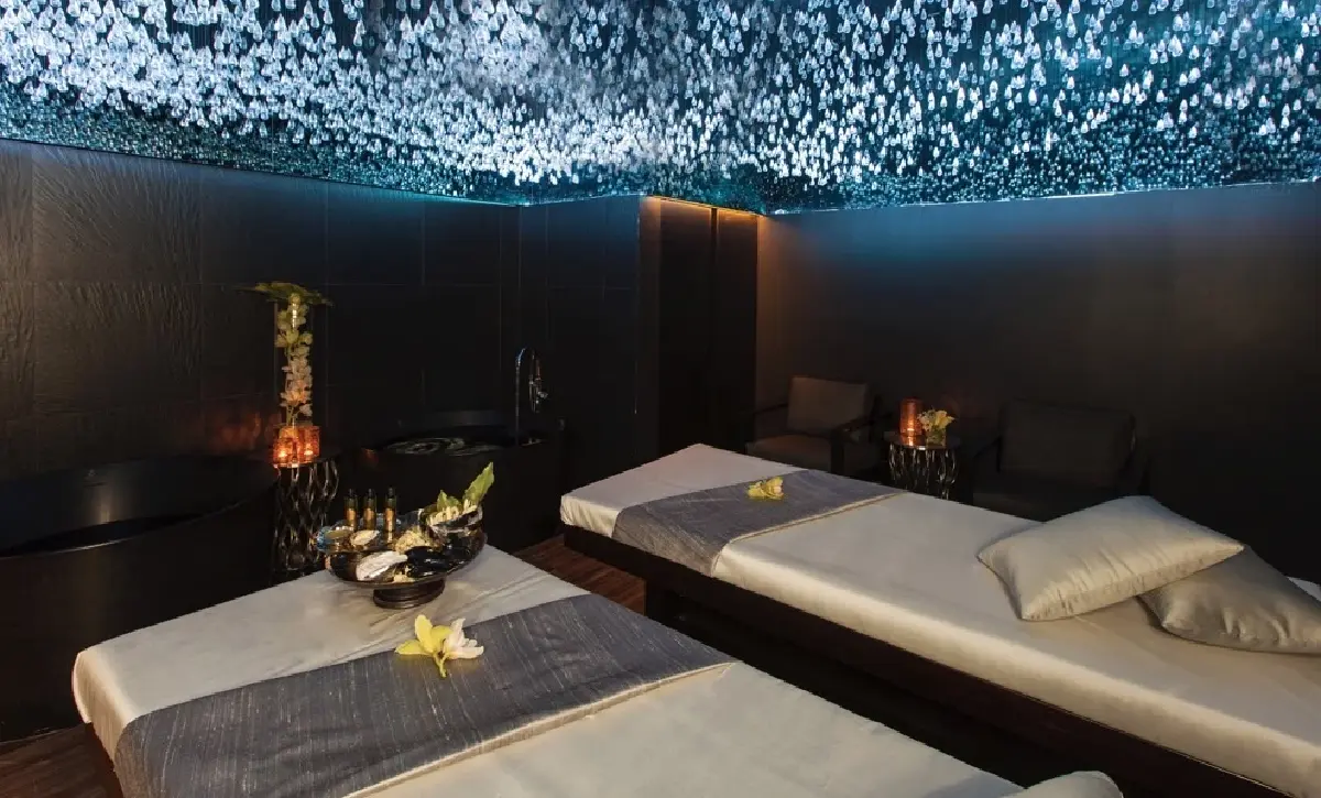 'นพ.อมรศิษฐ์ พานศิลป์' ‘สวยด้วยนวัตกรรม’ (ที่ไม่พึ่งมีดหมอ)