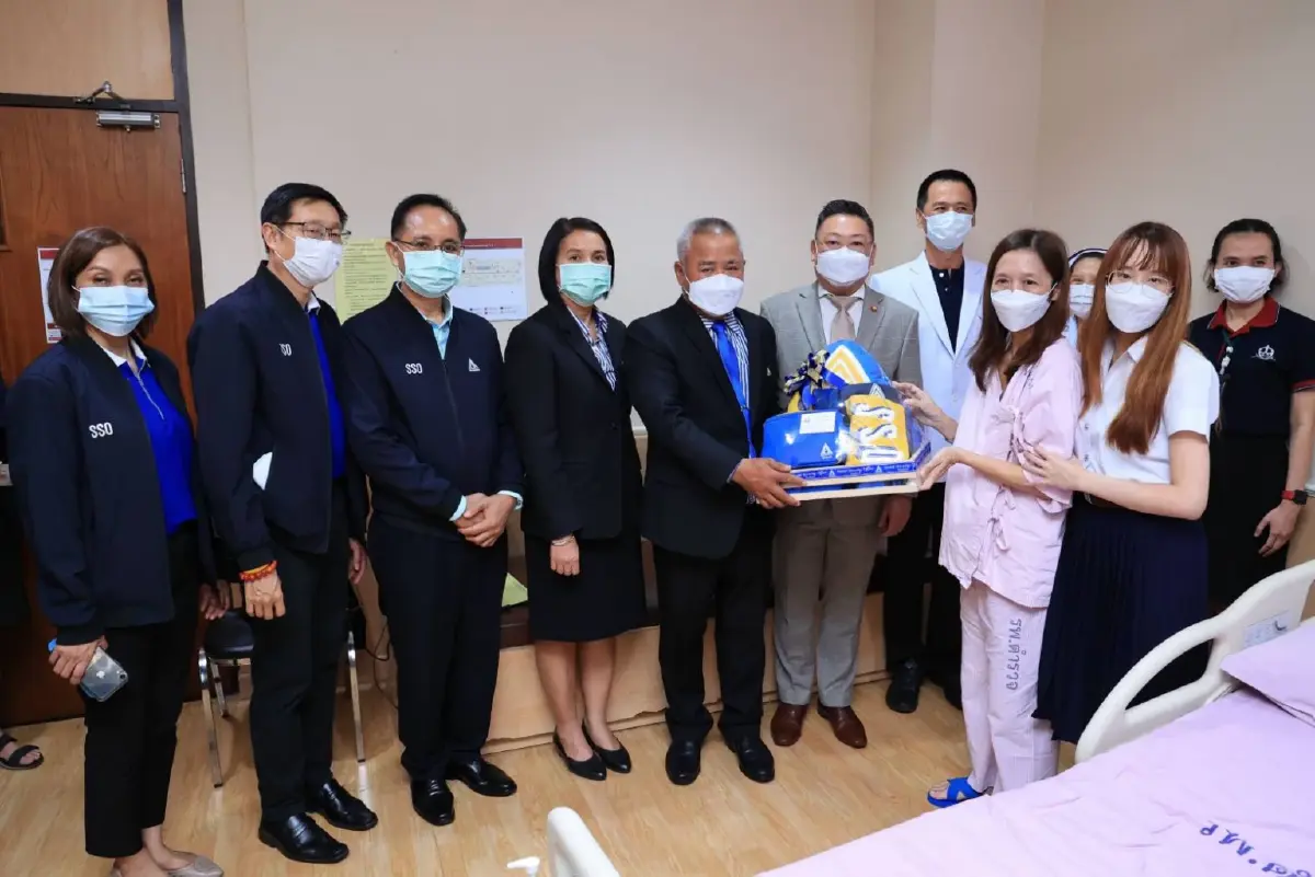 “พิพัฒน์ รมว.แรงงาน” ห่วงใย มอบที่ปรึกษา เยี่ยมลูกจ้างบาดเจ็บ