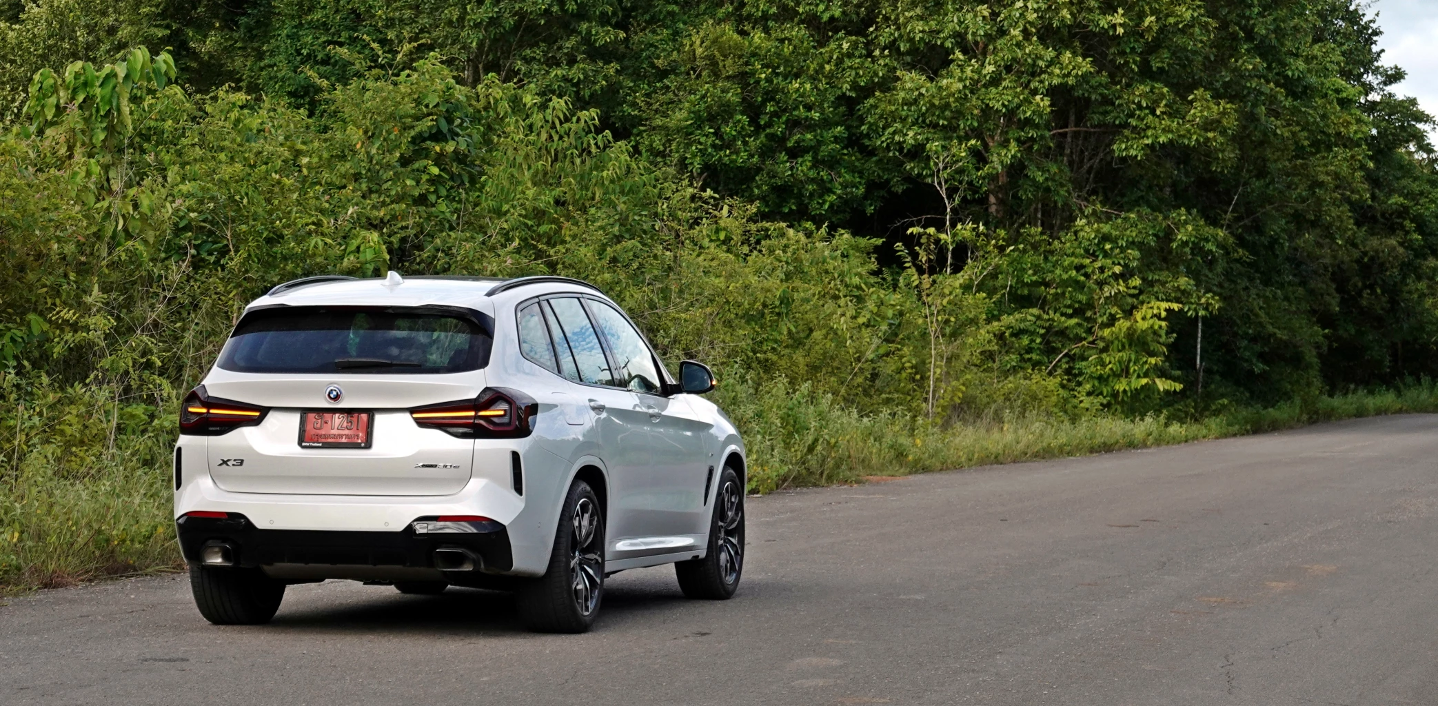 BMW X3 xDrive 30e M Sport, acceleration suspension, reliable as always.