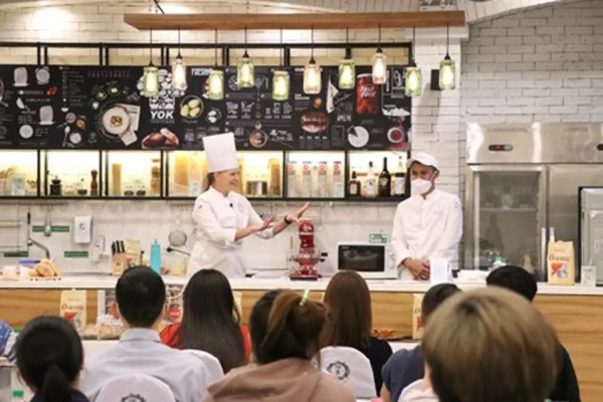 หยกอินเตอร์เทรด ผู้อยู่เบื้องหลังความอร่อยของเบเกอรี