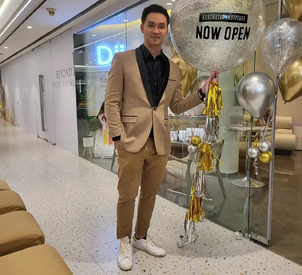 'นพ.อมรศิษฐ์ พานศิลป์' ‘สวยด้วยนวัตกรรม’ (ที่ไม่พึ่งมีดหมอ)