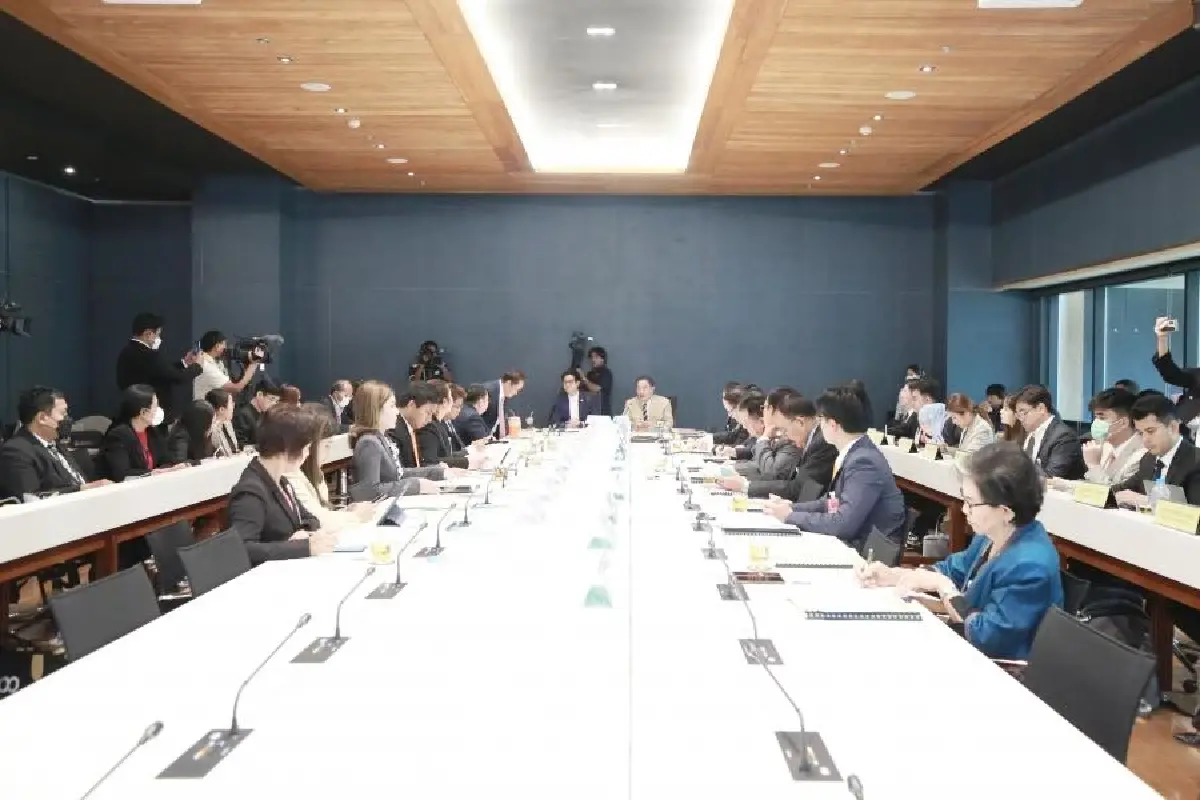 เปิด 4ร่างคำถามประชามติ 'อนุฯฟังความเห็น จ่อส่งให้ สส.-สว.ตอบ ธ.ค.นี้